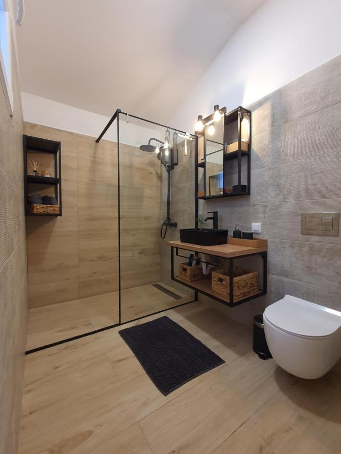 Connor Apartment Пула Екстериор снимка