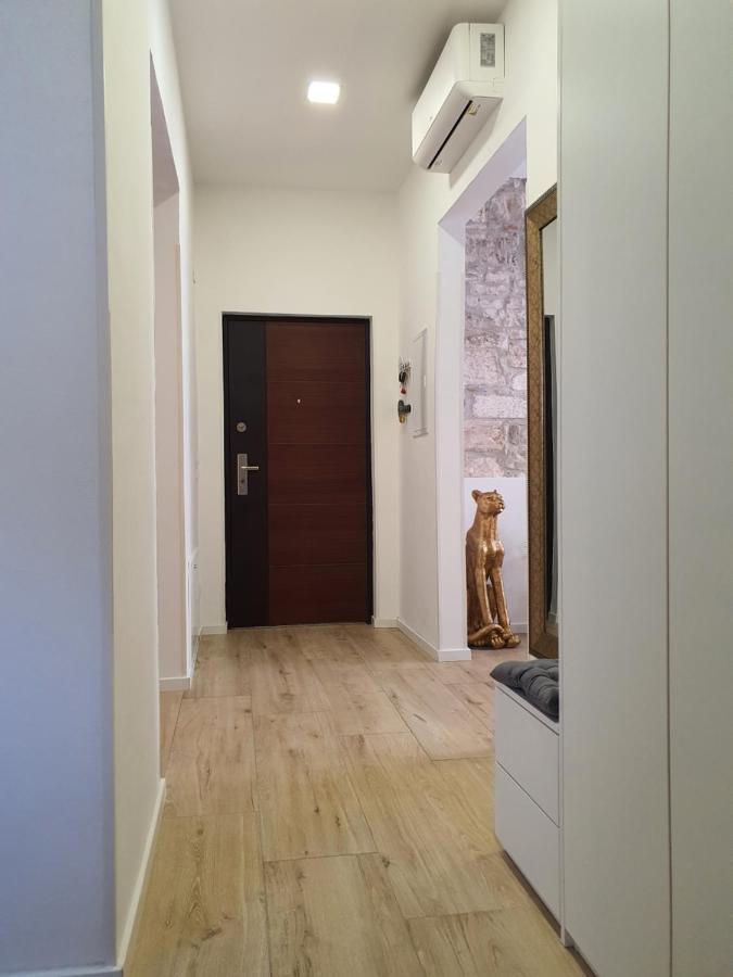Connor Apartment Пула Екстериор снимка