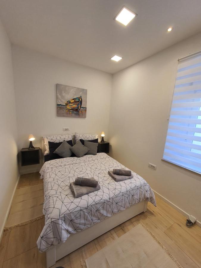Connor Apartment Пула Екстериор снимка